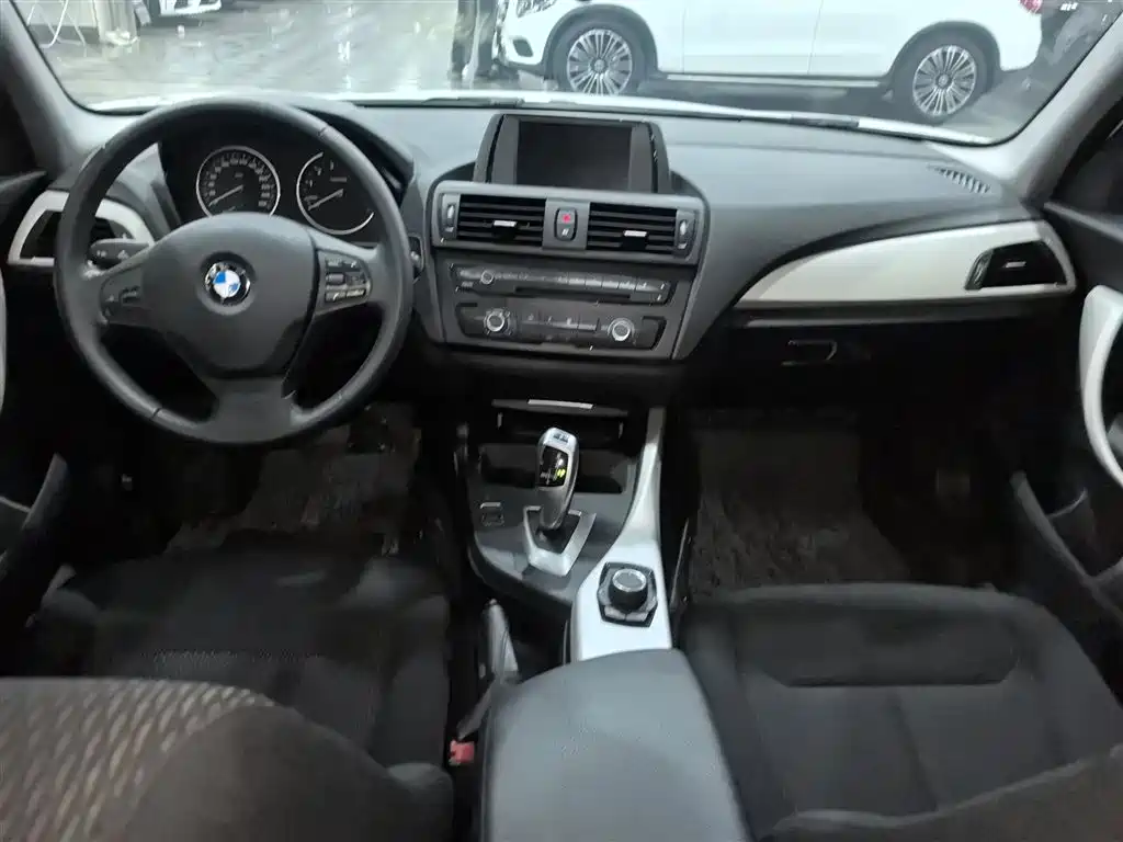 BMW 1 Series (Import) 2013 Facelift 116i Leading Model фото 10