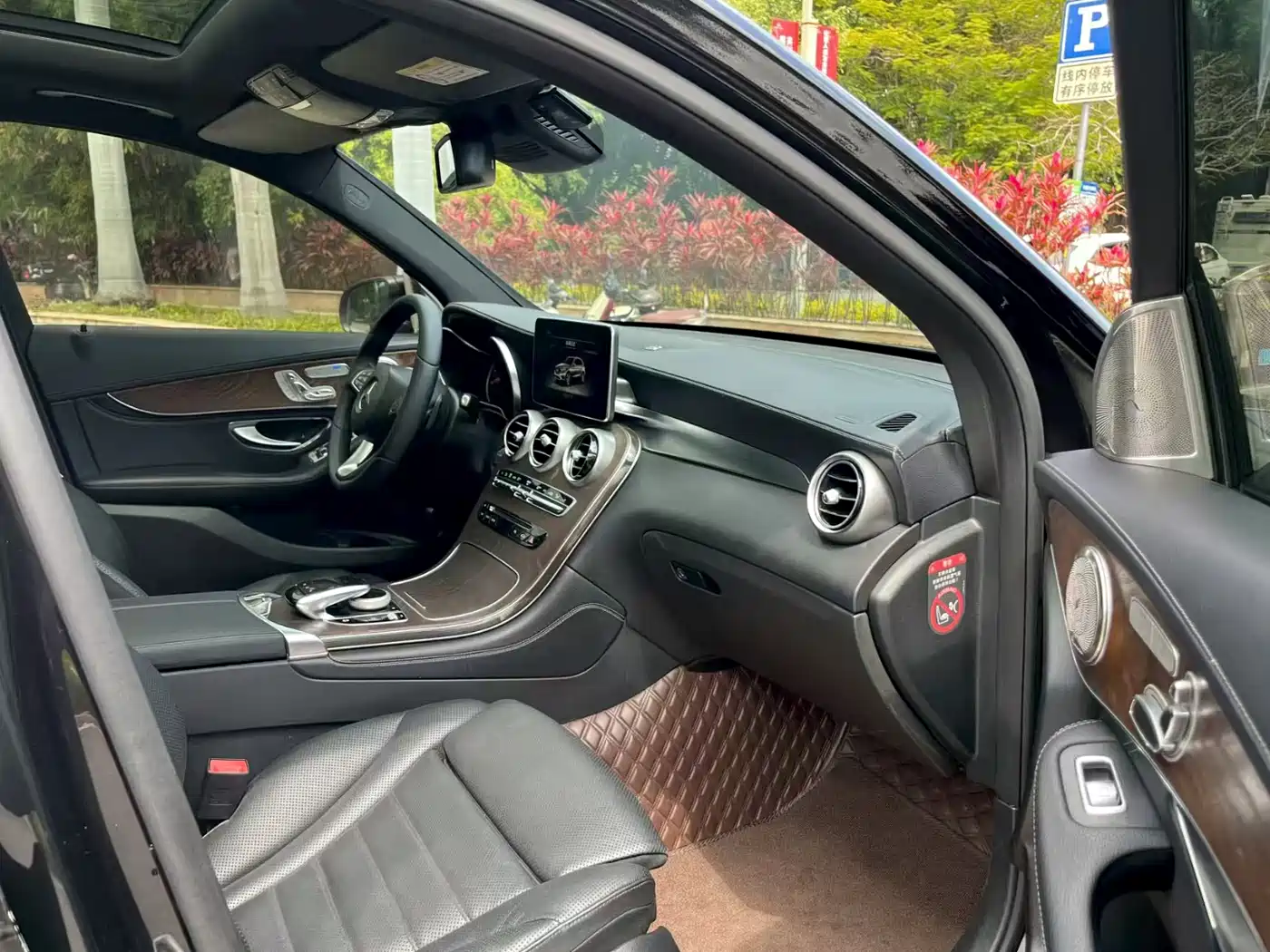 Mercedes-Benz GLC 2016 GLC 300 4MATIC Luxury фото 6
