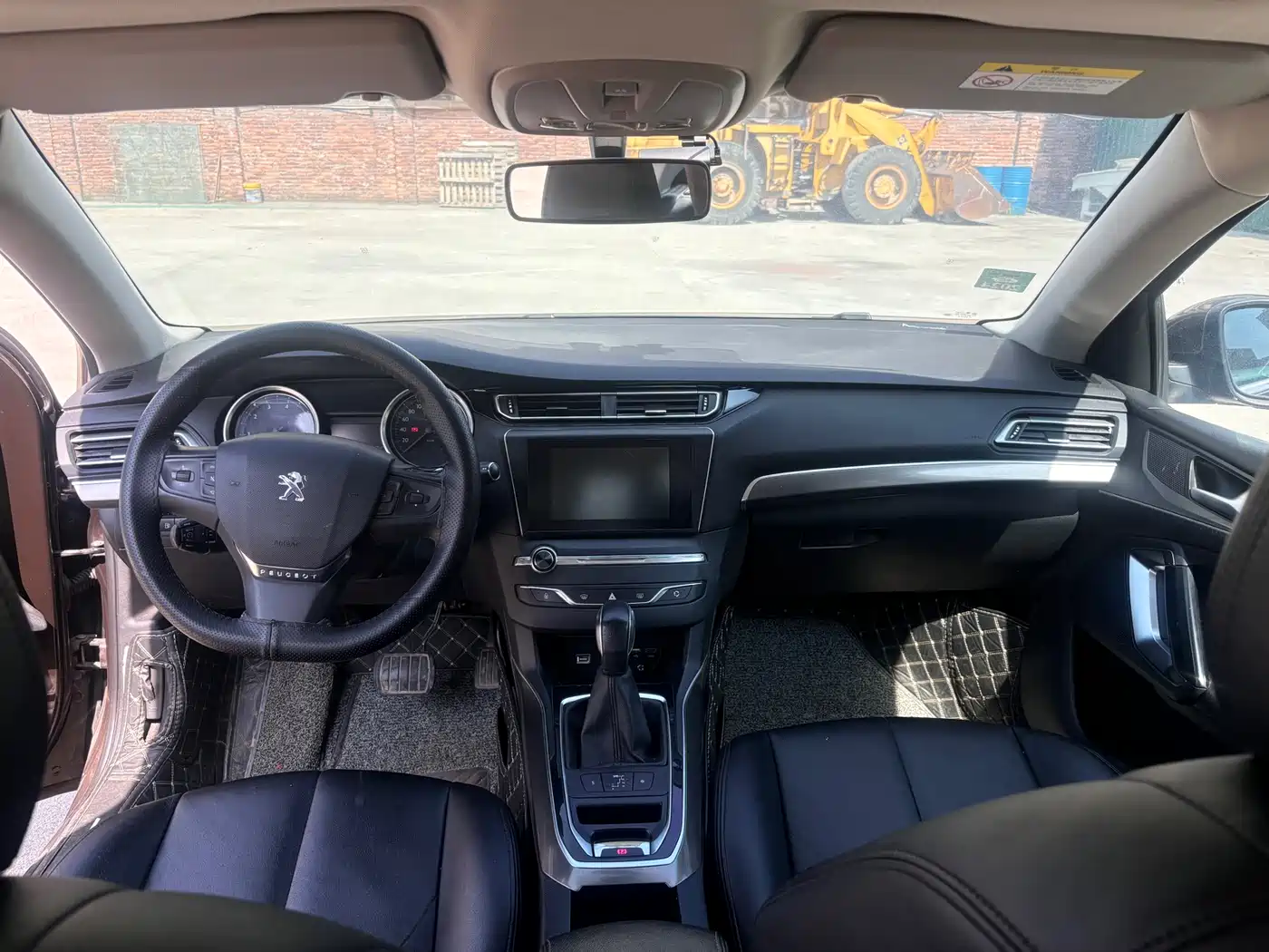 Peugeot 408 2014 1.8L Automatic Luxury Edition фото 6
