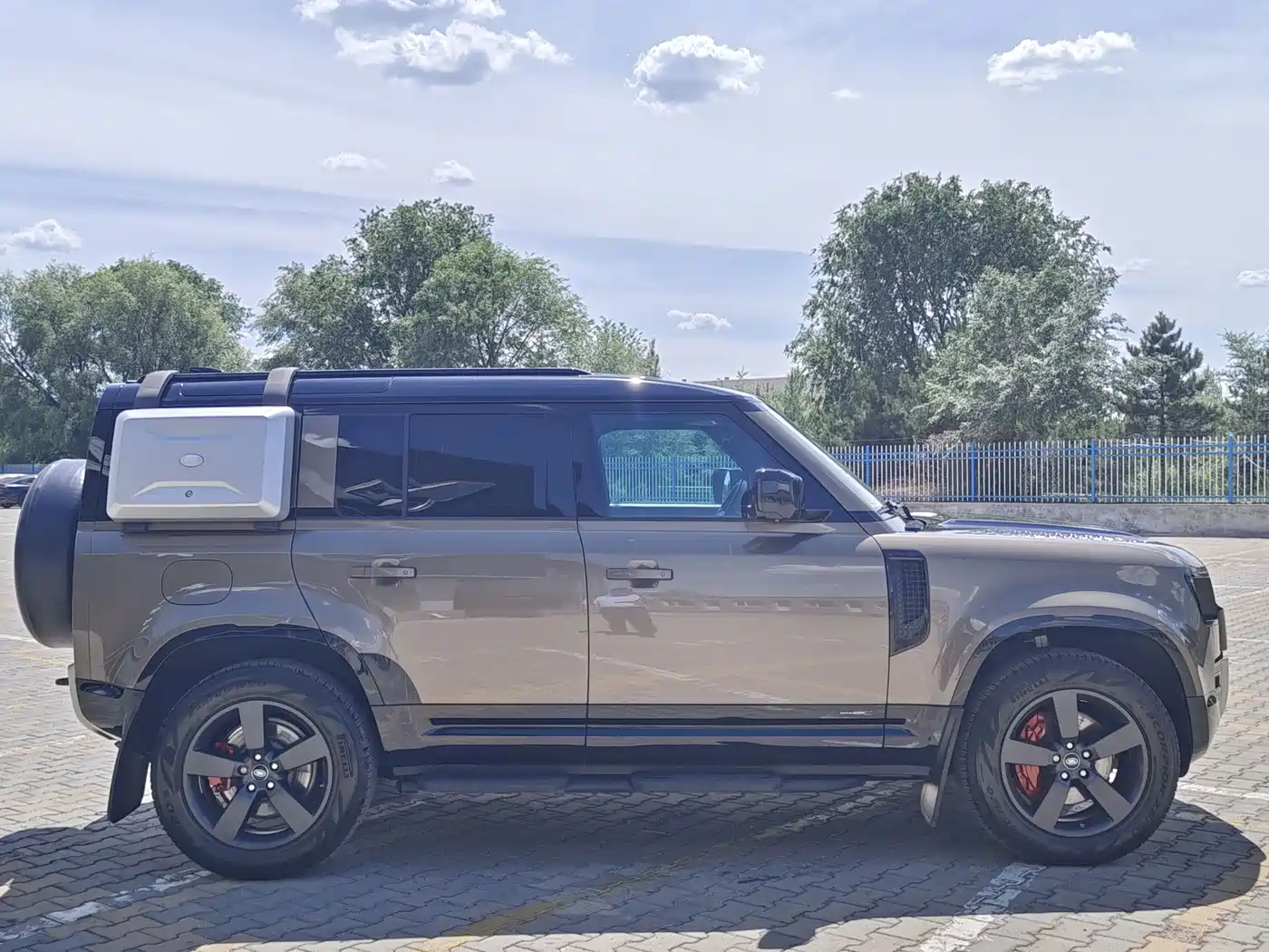Фото 3 - Land Rover Defender