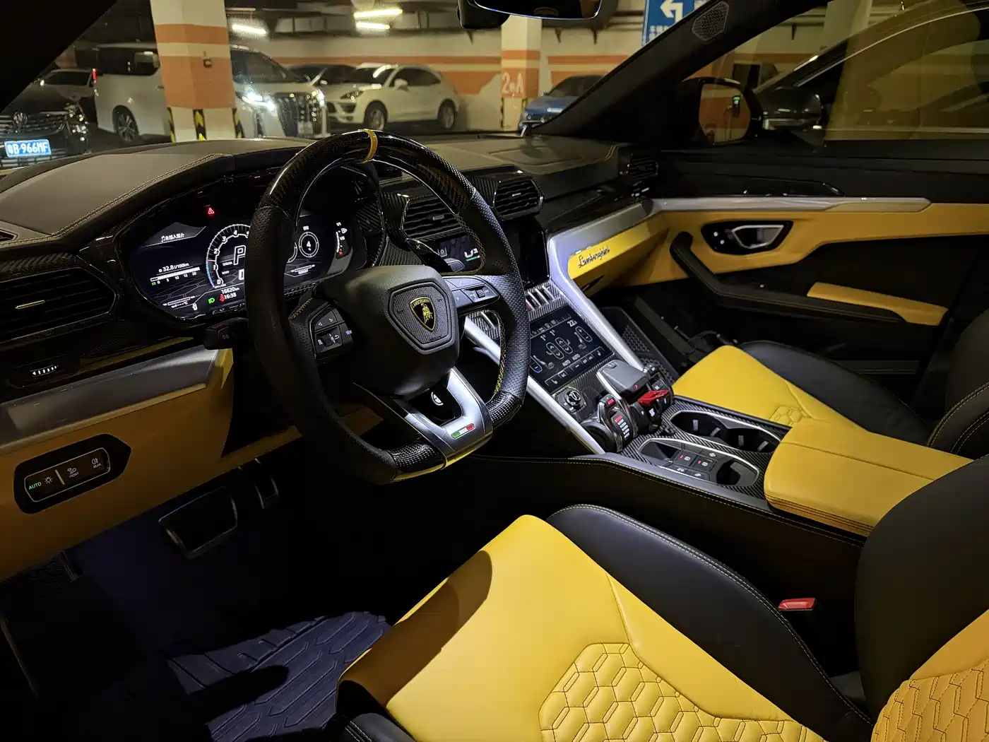 Lamborghini Urus 2023 2021 4.0T V8