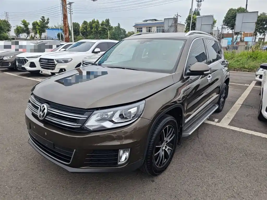 VOLKSWAGEN TIGUAN