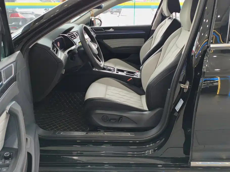 Volkswagen Magotan 2025 2026 Model 30 Million Special Selection 380TSI DSG Luxury