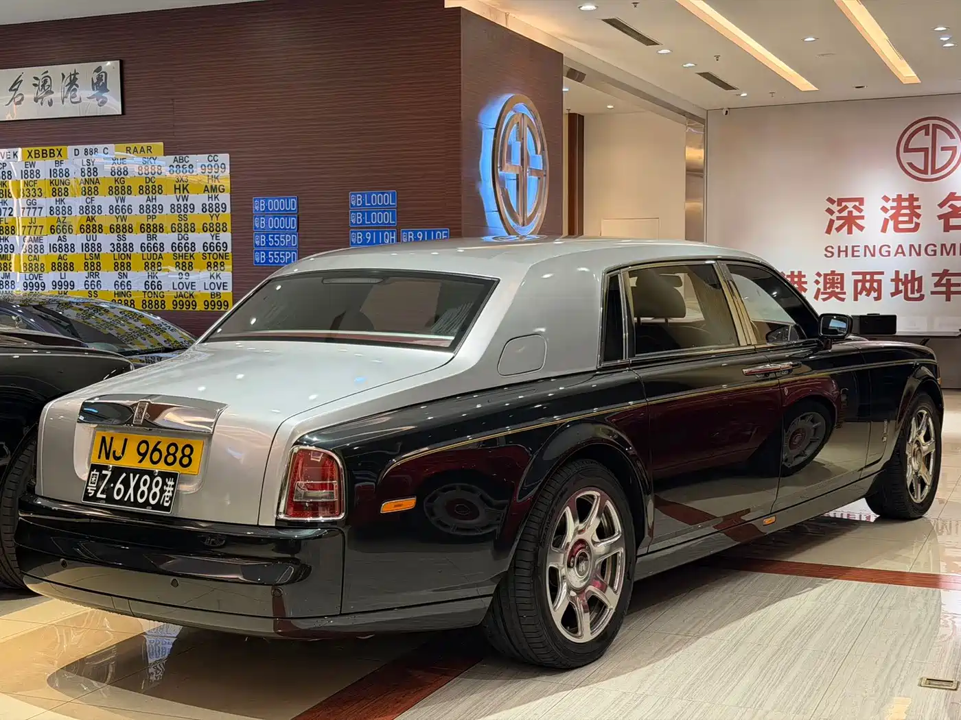 Фото 4 - Rolls-Royce Phantom
