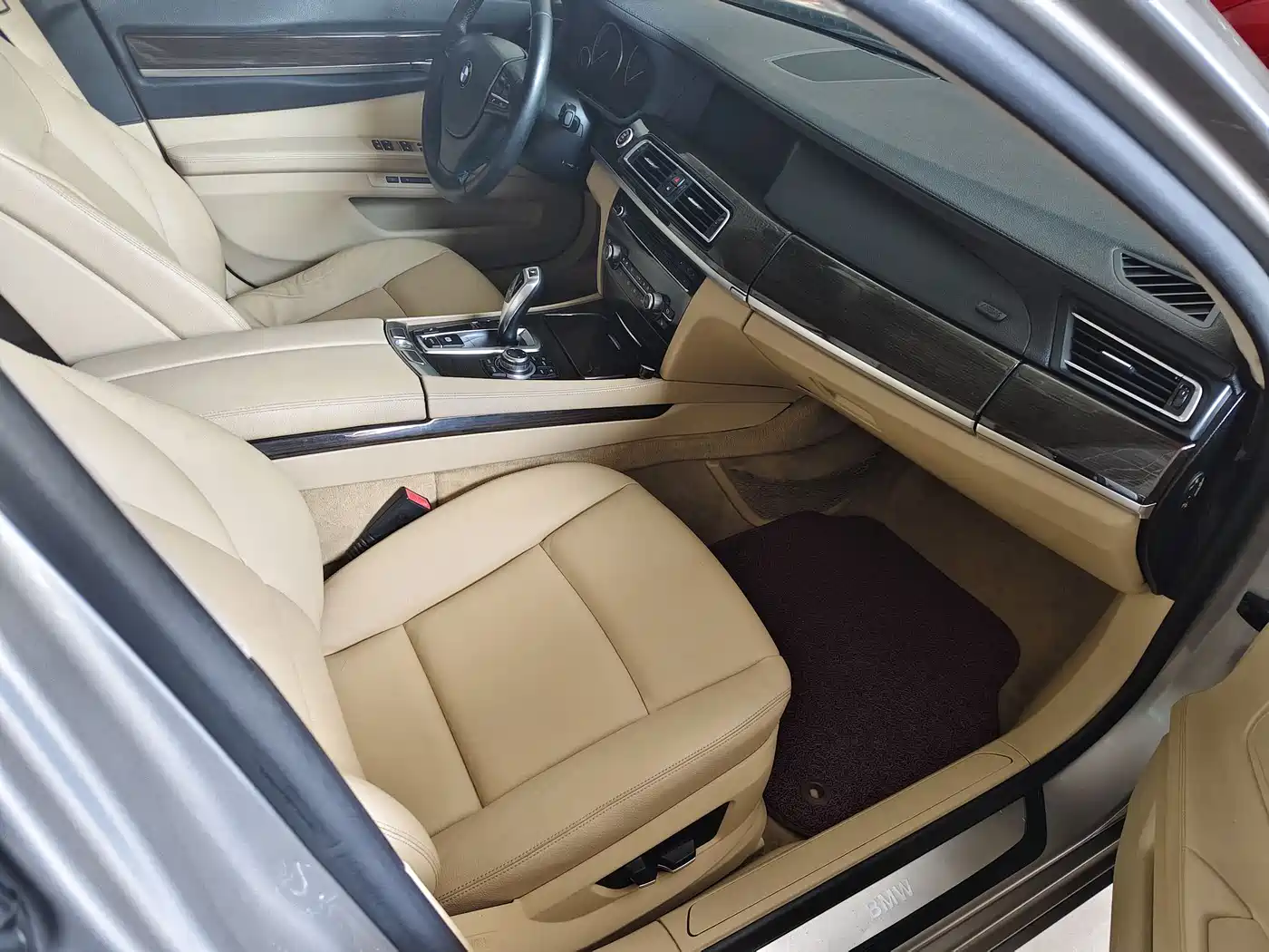 BMW 7 Series 2011 740Li Steinway Limited Edition фото 7
