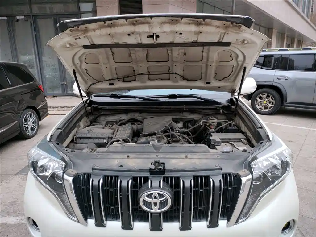 Toyota Prado 2015 2.7L Automatic Standard фото 16