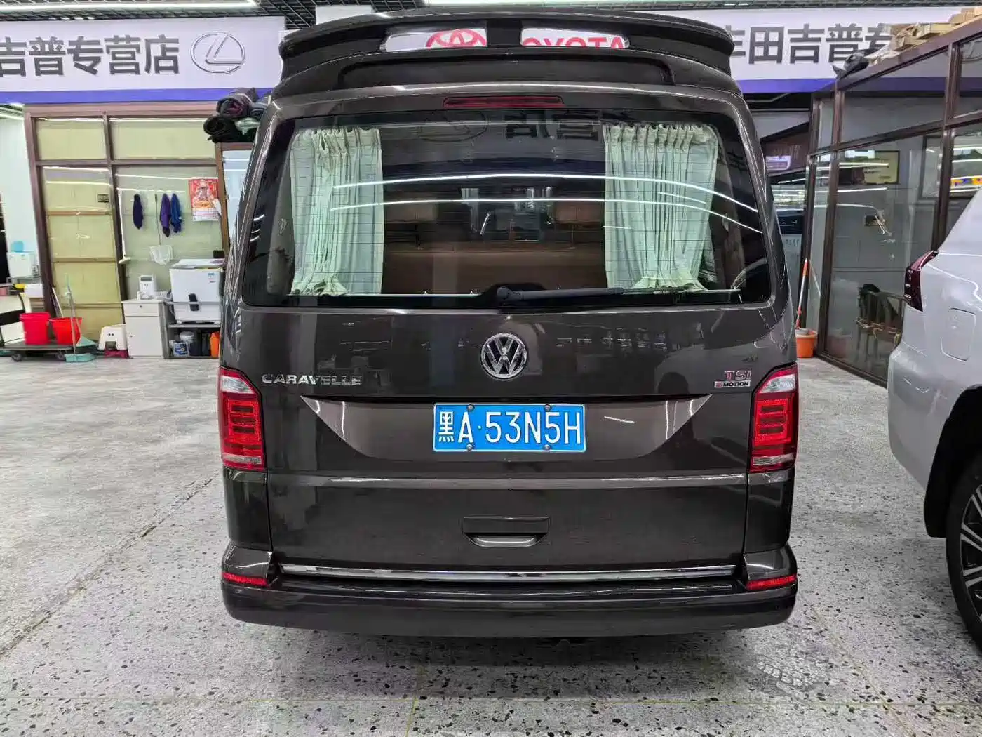 Volkswagen Caravelle 2017 2.0TSI 4WD Luxury 7-Seater фото 9