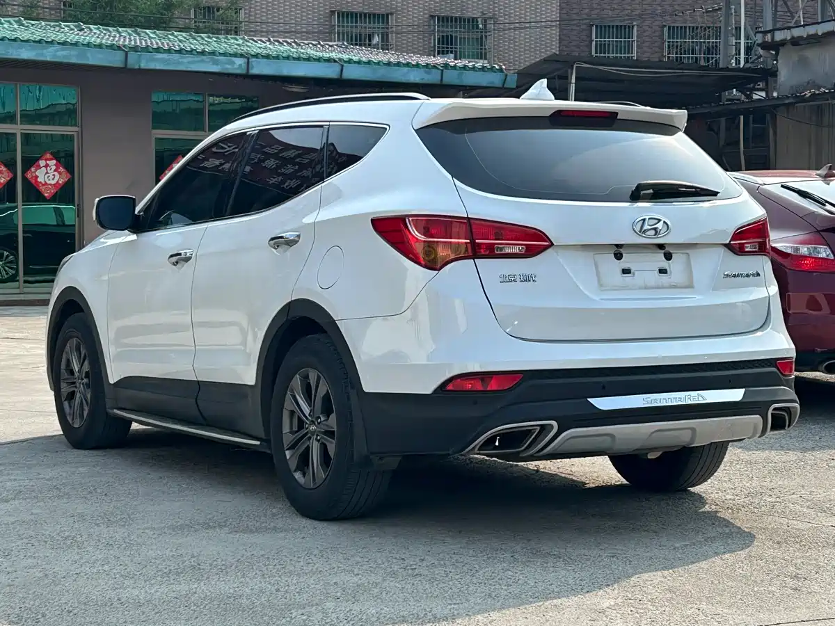 Hyundai Santa Fe 2013 Model 2.4L Automatic 2WD Comfort фото 7