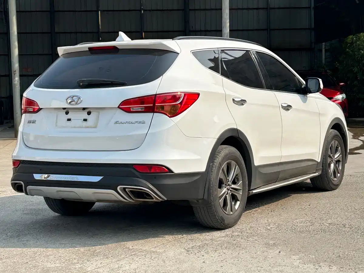 Hyundai Santa Fe 2013 Model 2.4L Automatic 2WD Comfort фото 9