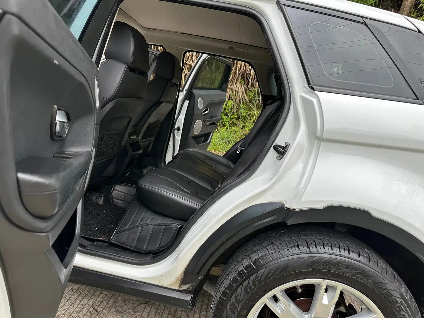 Land Rover Range Rover Evoque (Import) 2014 2.0T 5-door Brilliance Premium фото 29