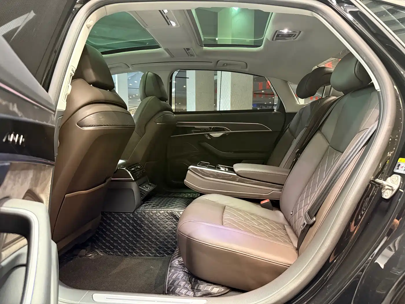 Audi A8 2022 A8L 50 TFSI quattro Comfort Collector's Edition фото 8