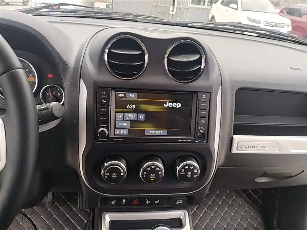 Jeep Compass (Import) 2015 2014 Facelift 2.0L 2WD Elite Edition