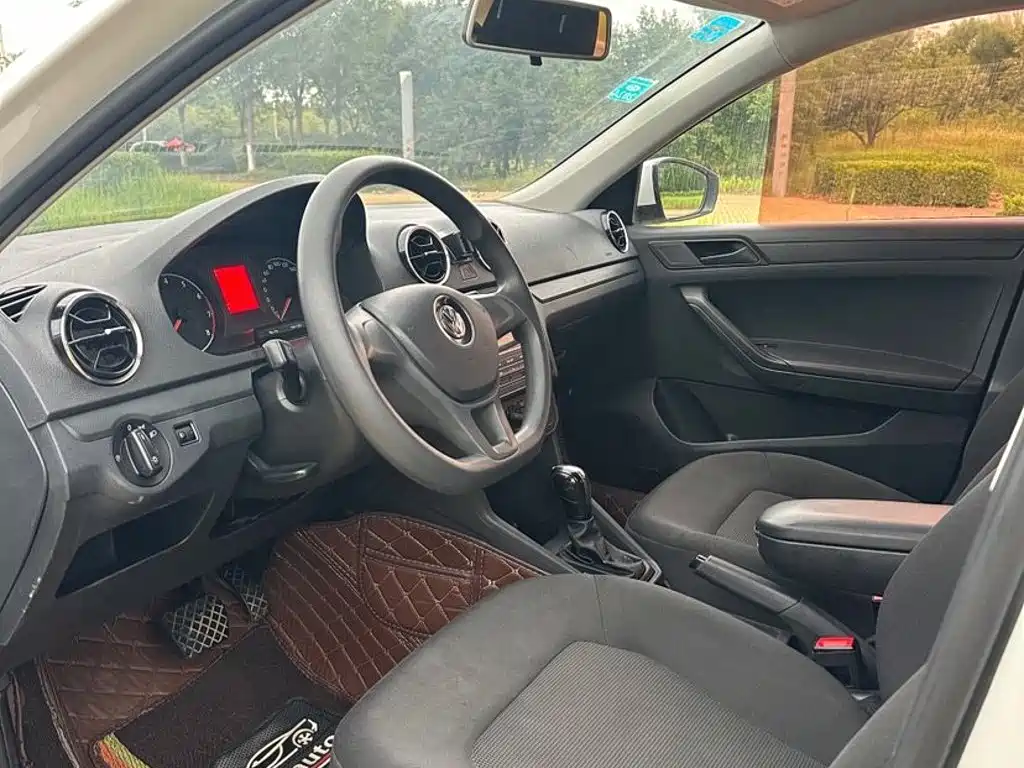 Photo 8 - Volkswagen Jetta
