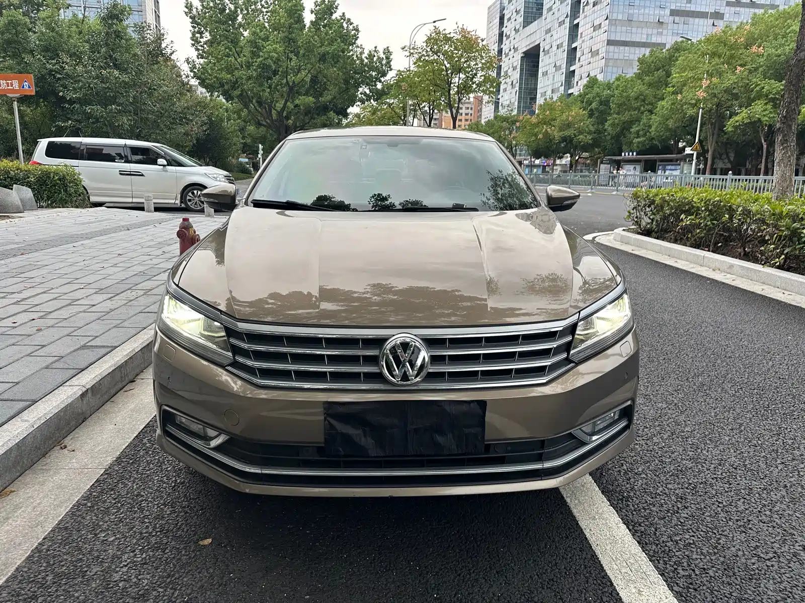 Фото 2 - Volkswagen Passat