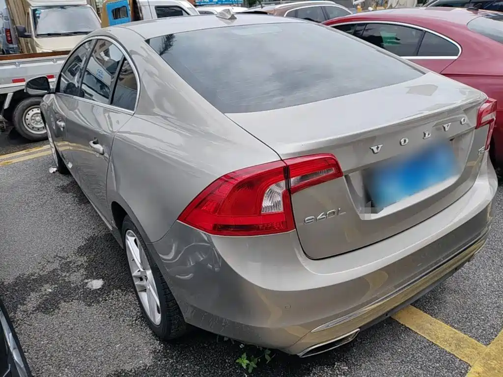 Photo 5 - Volvo S60