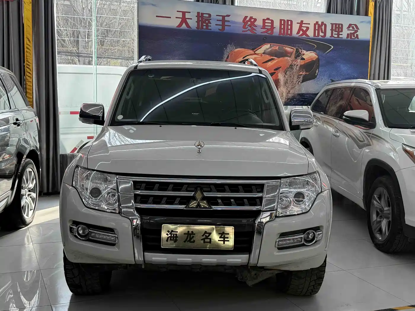 Mitsubishi Pajero (Import) 2020 3.0L Automatic Standard Edition фото 2