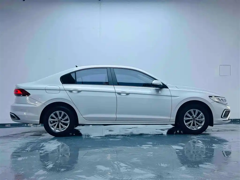 Volkswagen Bora 2023 1.5L Auto Free Ride Limited Edition фото 6