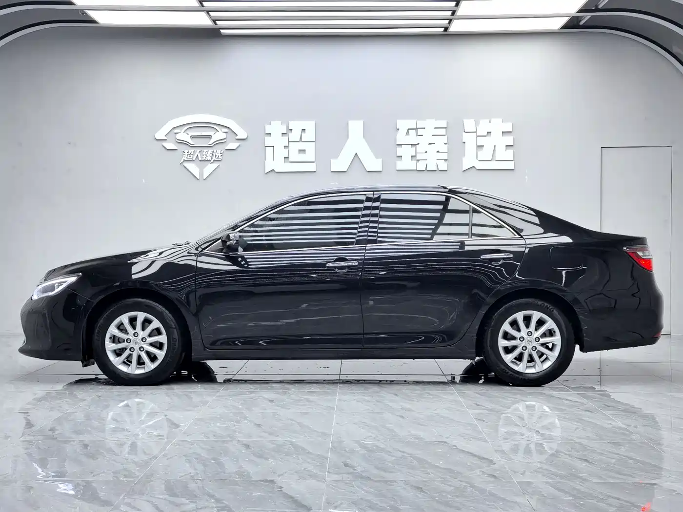 Toyota Camry 2016 2.0G 10th Anniversary Leading Edition фото 14