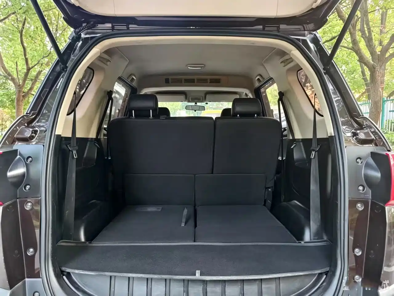 Dongfeng Fengguang Fengguang 370 2017 2017 1.5L CVT Fashion 7-Seater