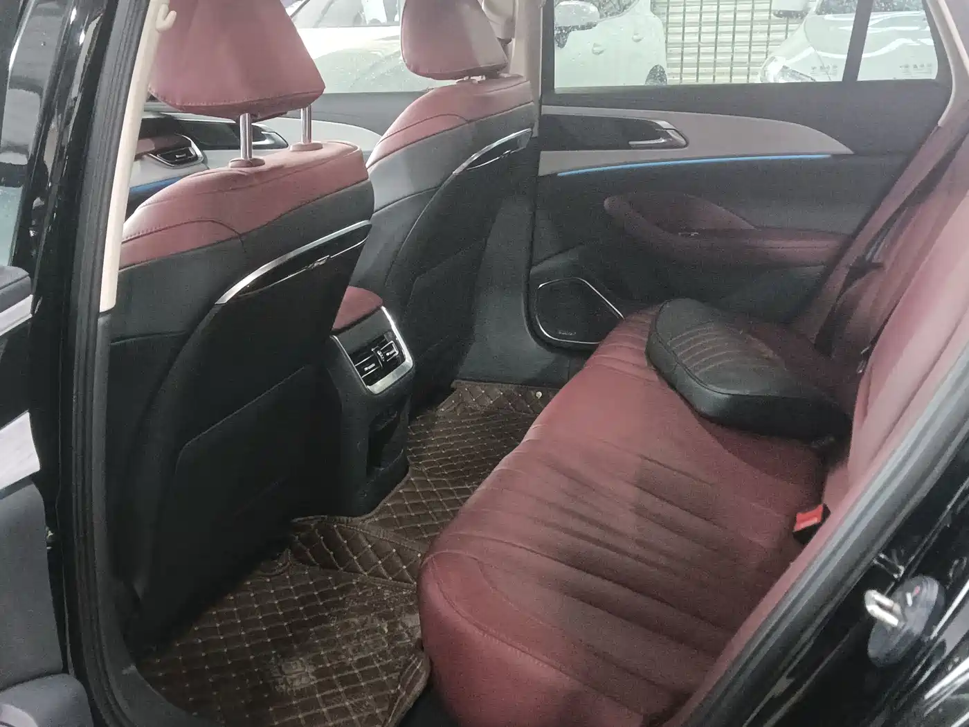 Hongqi H5 2024 2.0T Automatic Smart Connect Flag Smooth Edition фото 7