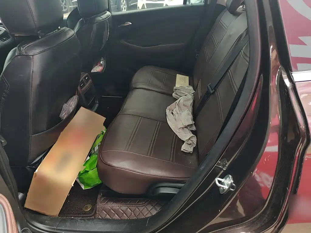 Фото 14 - Buick Envision Plus