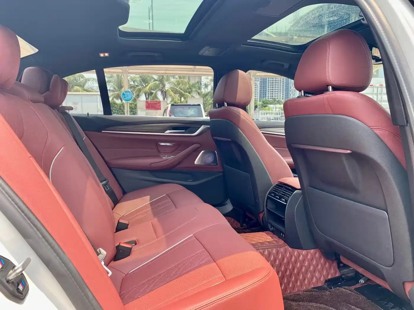 BMW 5 Series 2022 530Li Leading M Sport Package фото 9