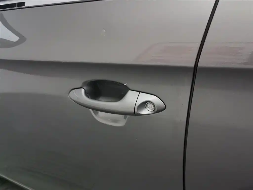 Kia Carens 2013 2.0L 7-Seat Auto Standard China IV фото 18