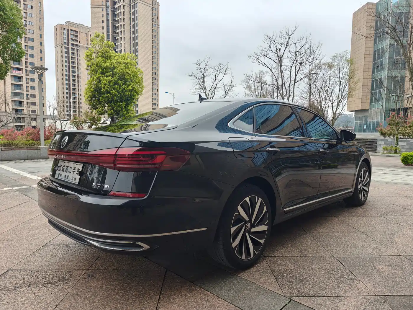 Volkswagen Passat 2023 Facelift 330TSI Luxury Edition фото 8