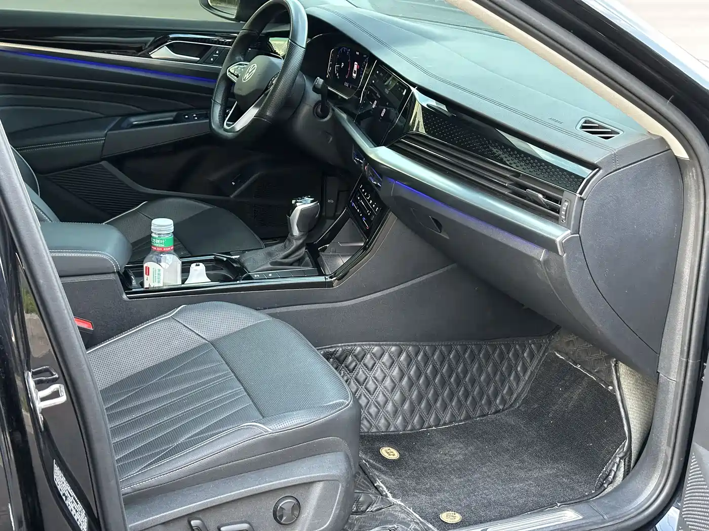 Volkswagen Passat 2023 330TSI Luxury Edition фото 13
