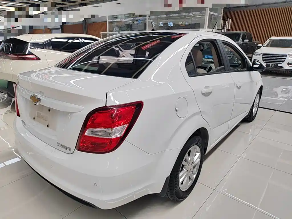 Chevrolet Aveo 2015 2014 Sedan 1.4SE MT Joy Edition
