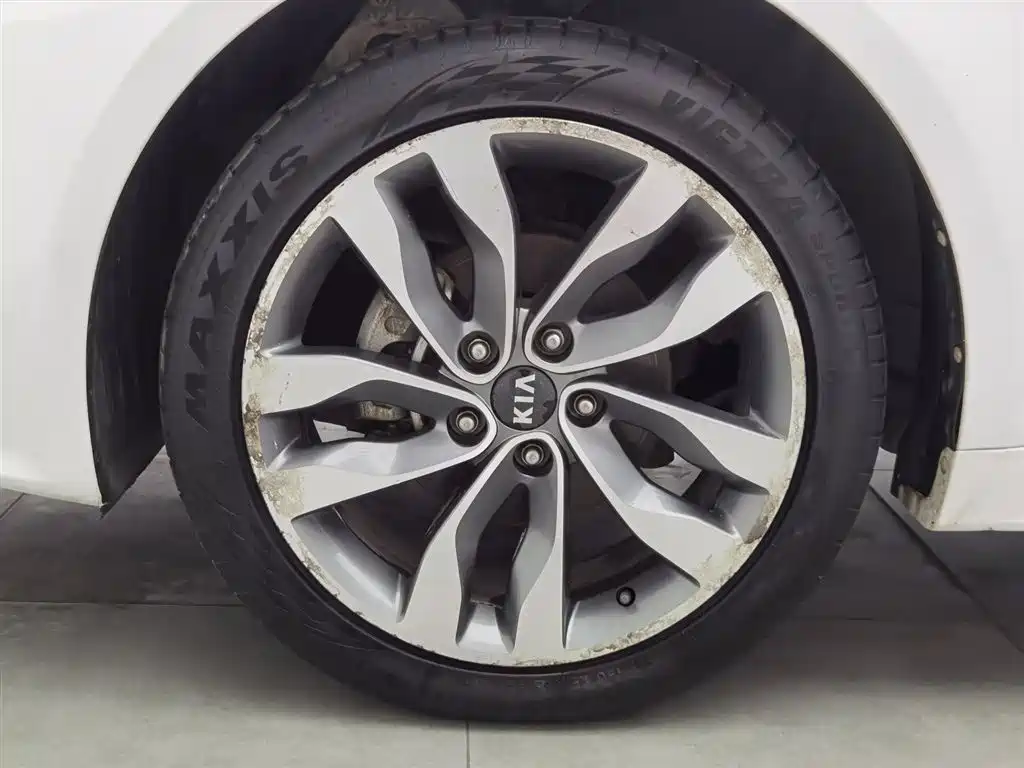 Kia K5 2015 2.0L Automatic LUX фото 17