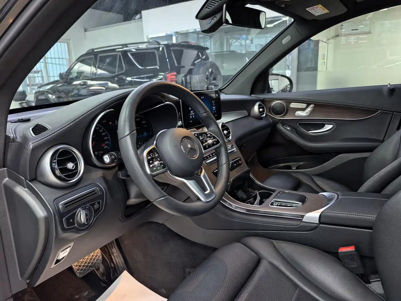 Mercedes-Benz GLC 2021 GLC 260 L 4MATIC Luxury фото 5