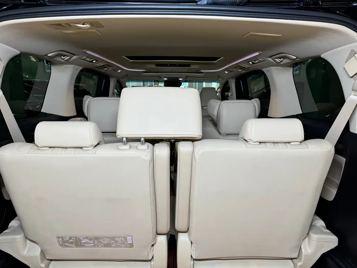 Toyota Alphard 2021 Hybrid 2.5L Premium фото 11