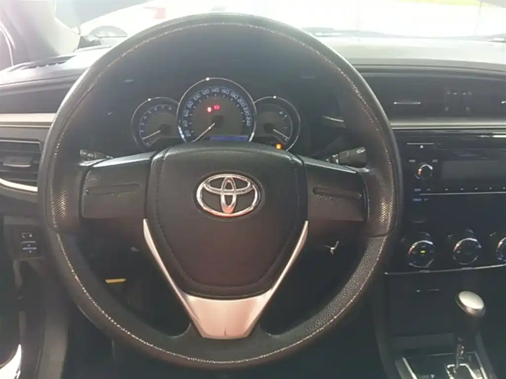 Toyota Corolla 2014 1.6L CVT GL фото 11