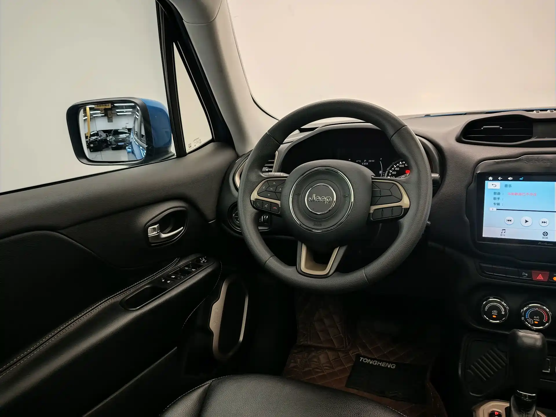 Photo 11 - Jeep Renegade