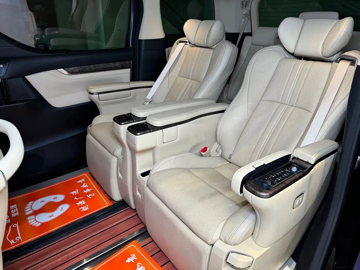 Toyota Alphard 2021 Hybrid 2.5L Premium фото 8