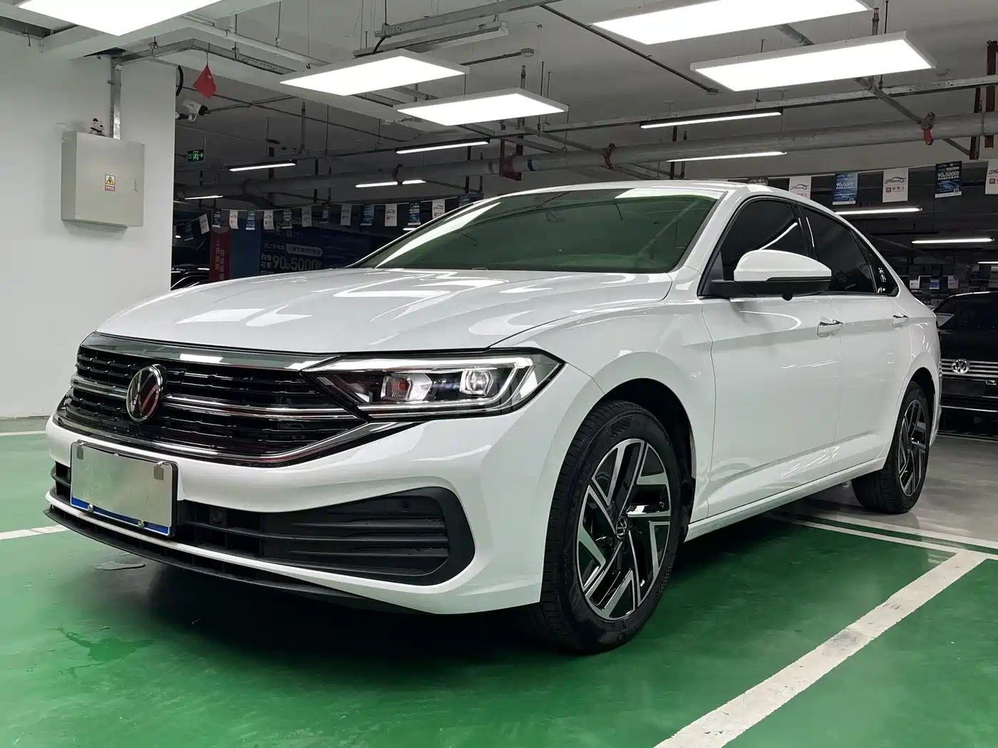 Volkswagen Sagitar 2025 Model Second Facelift 300TSI DSG Transcend Edition