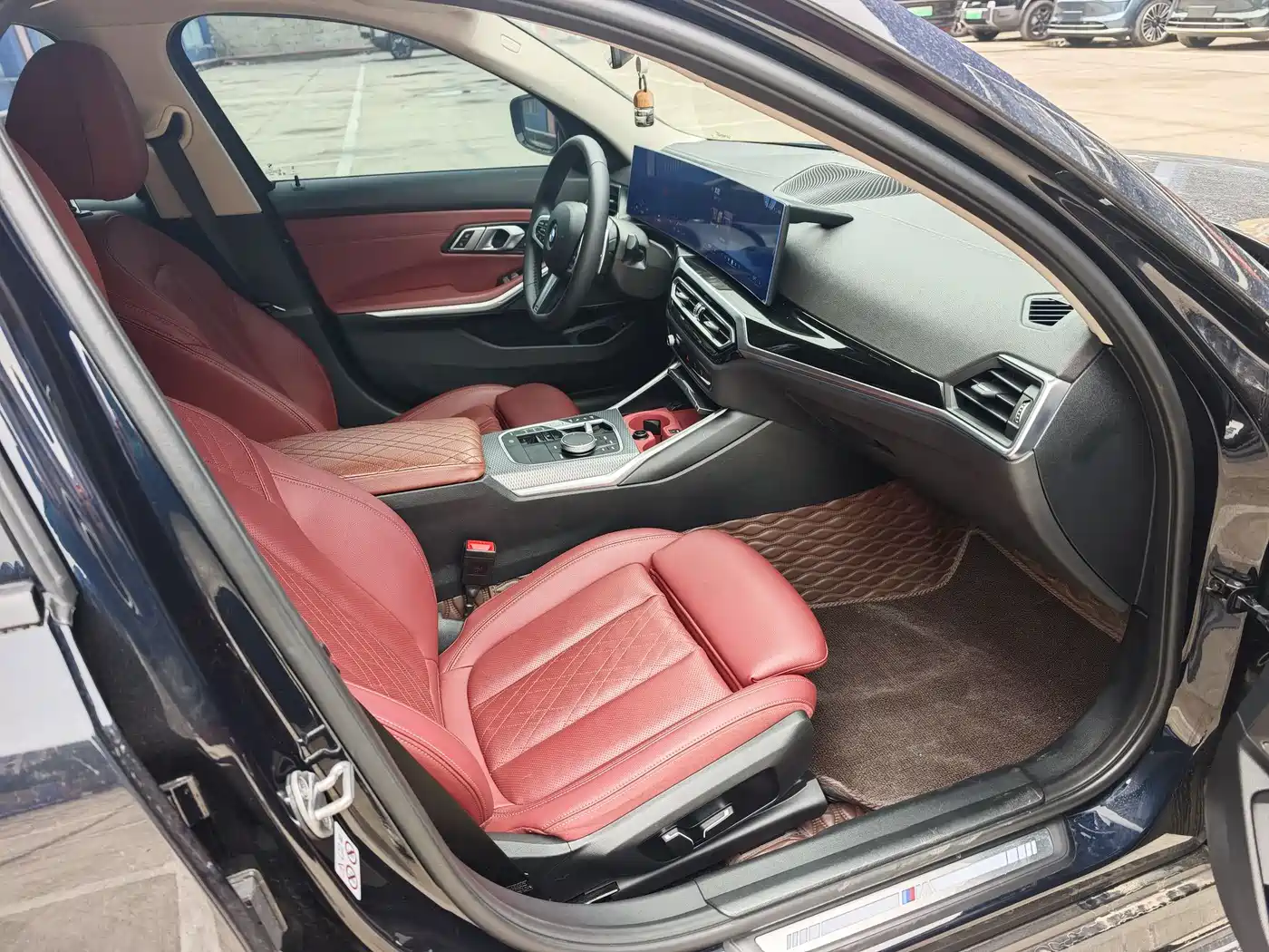 BMW 3 Series 2024 325Li M Sport Shadowline Package фото 13