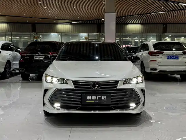 Toyota Avalon 2019 2.5L Touring Premium Edition China VI — фото 2