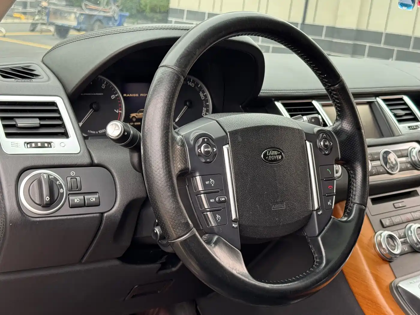 Land Rover Range Rover Sport 2011 5.0 SC V8 HSE фото 14