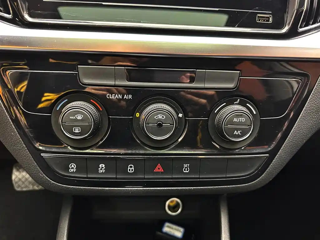 Škoda Kamiq 2022 1.5L Automatic Comfort Edition фото 15