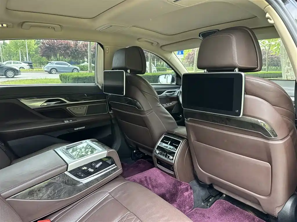 BMW 7 Series 2016 730Li Luxury фото 24