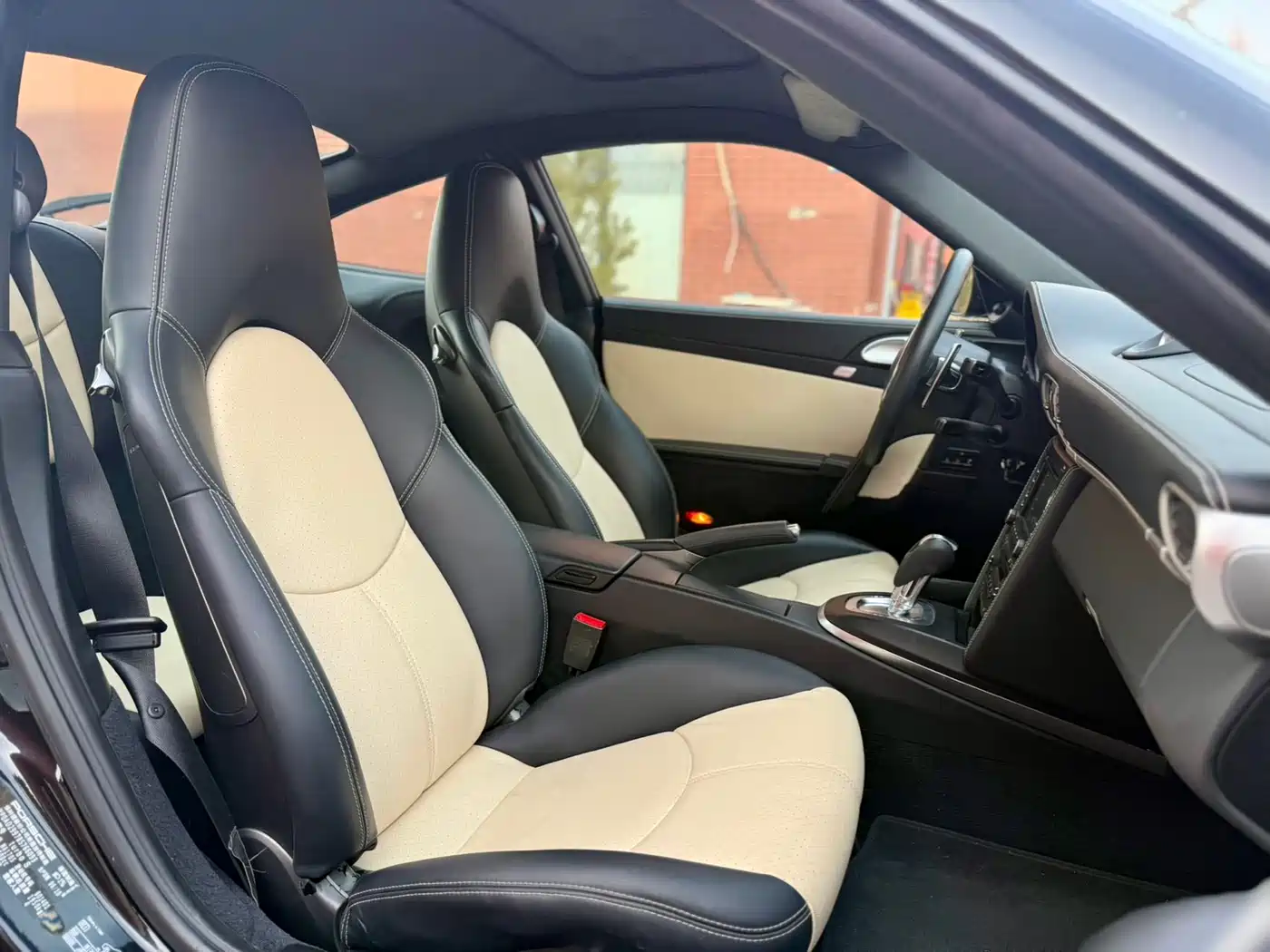 Porsche 911 2010 Turbo S 3.8T фото 15