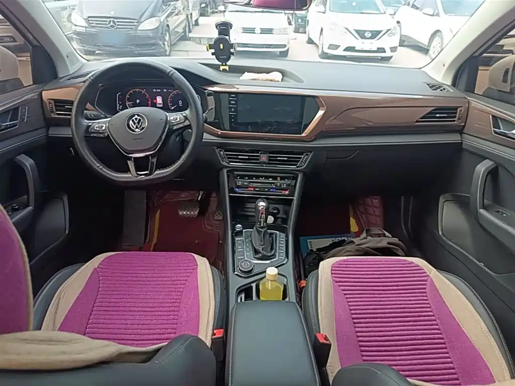 VOLKSWAGEN TUYUE