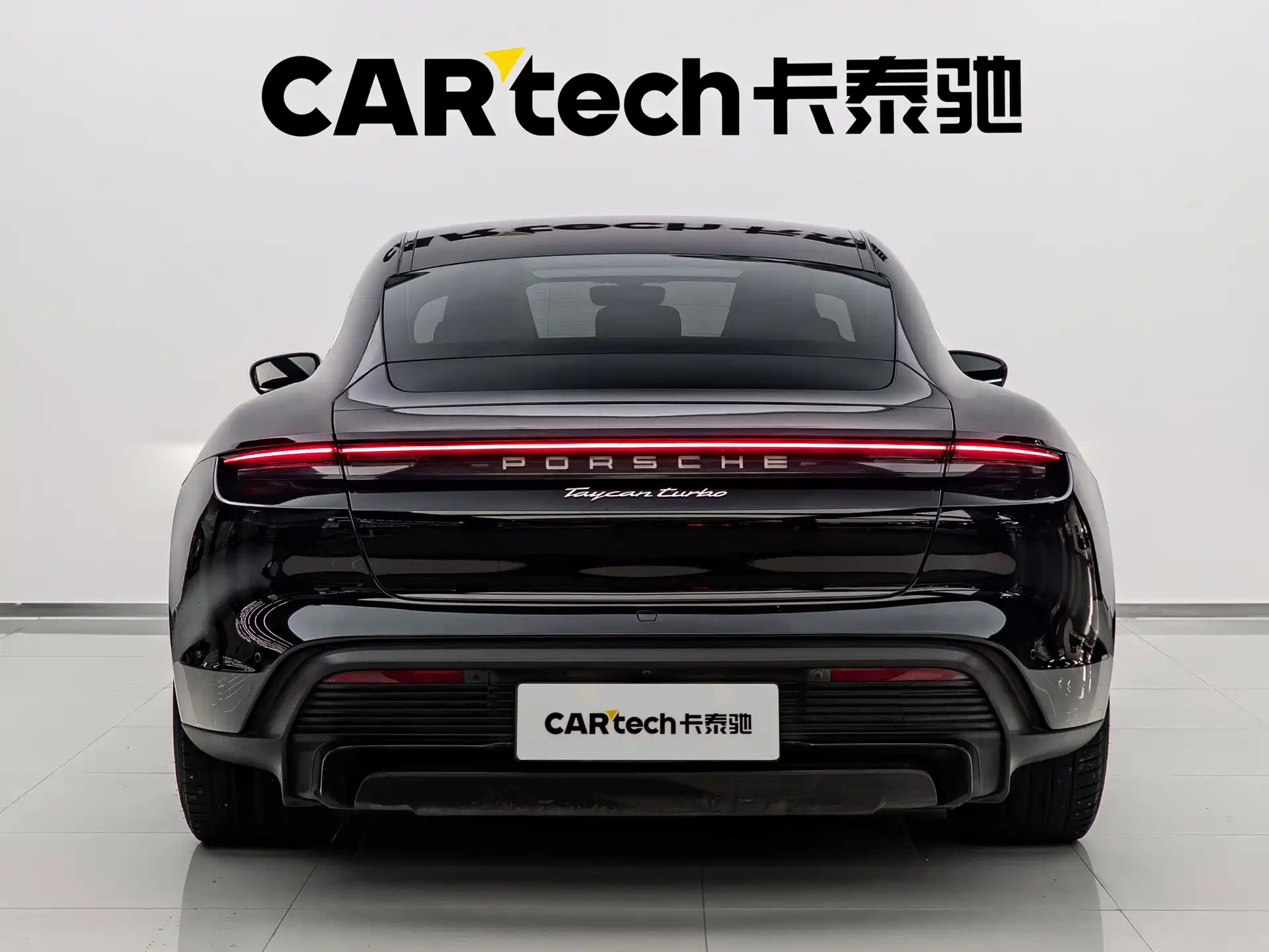 صورة 4 - Porsche Taycan