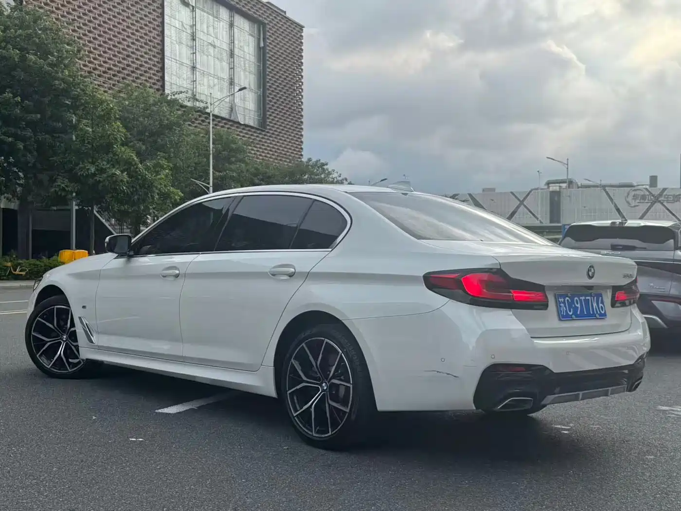 Photo 6 - BMW 5 Series