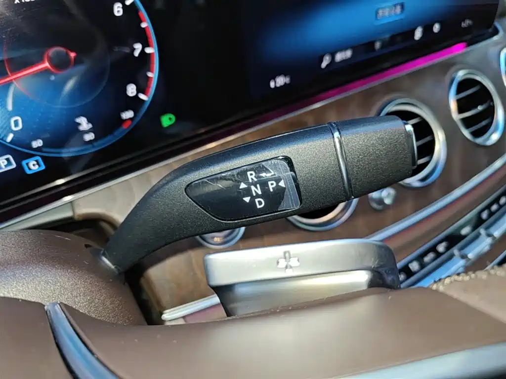 Mercedes-Benz E-Class 2023 Facelift E 260 L фото 14