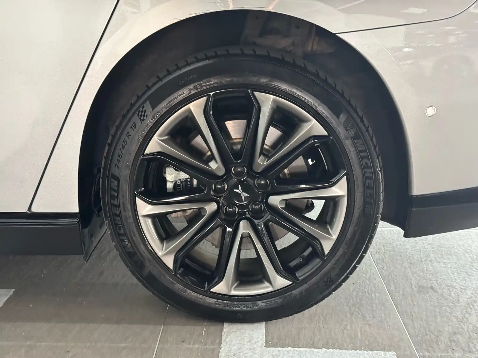 Фото 8 - XPeng P7