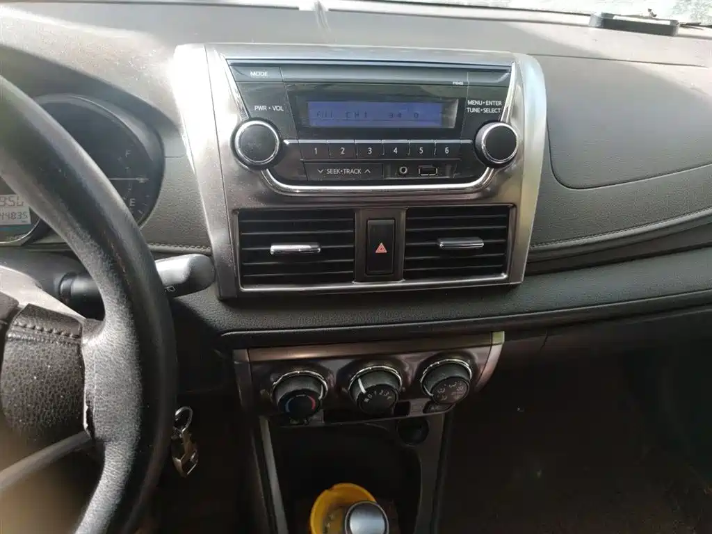 Toyota YARiS L Zhi Xuan 2015 1.5E Auto Charming Edition фото 6