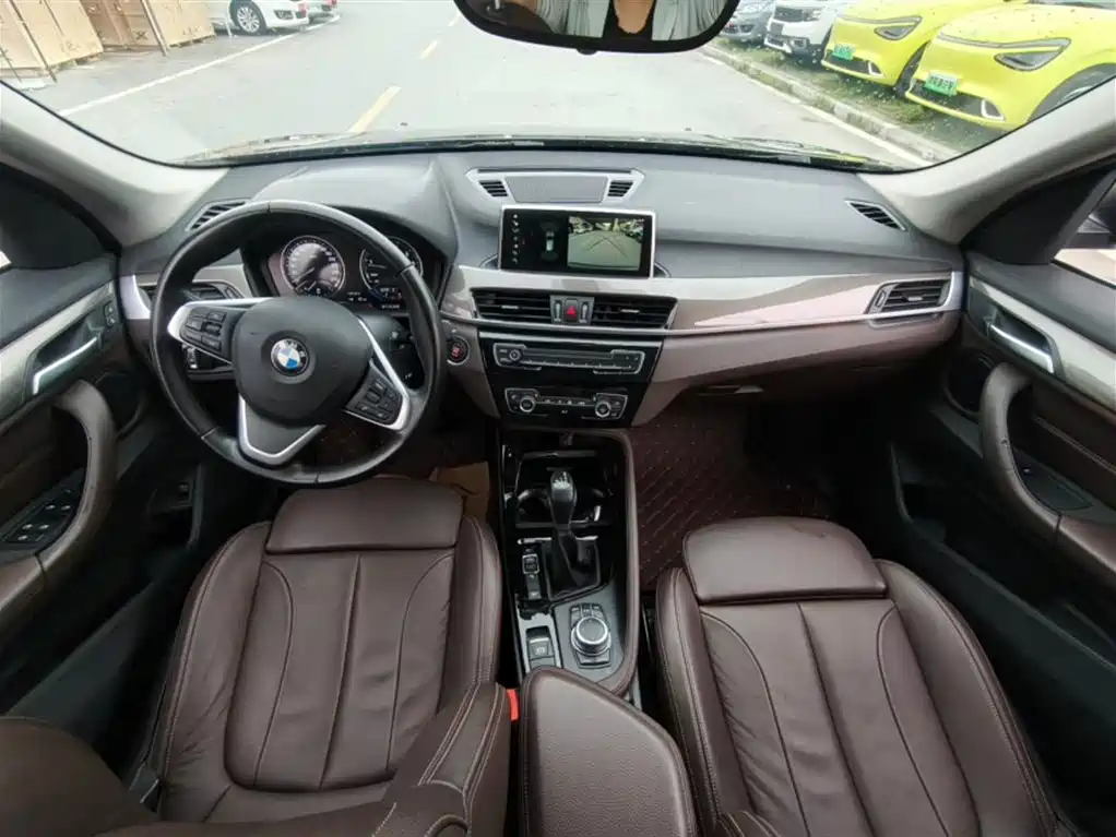 BMW X1 2019 xDrive20Li Premium Model фото 21